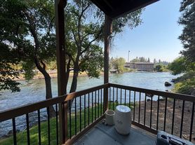 1562 NW 1st St, Bend, OR