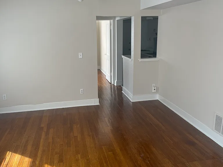 223 E 46th St #2W — Photo 2