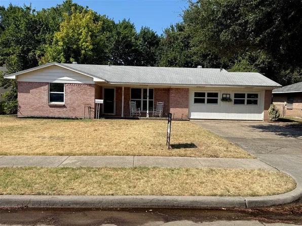 349 Rivercrest Dr, Lewisville, TX 75067