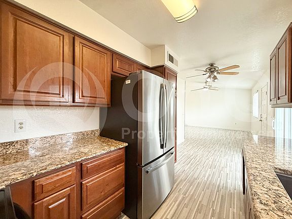 3rd image of 919 W Laguna Dr