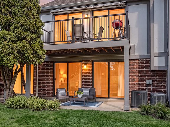 5th image of 584 Elizabeth Dr #B