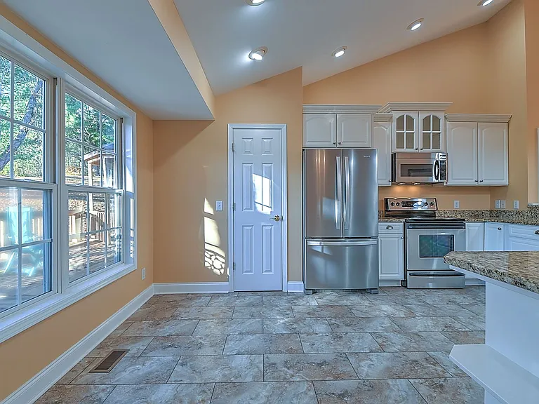 168 Old Mill Ct — Photo 7