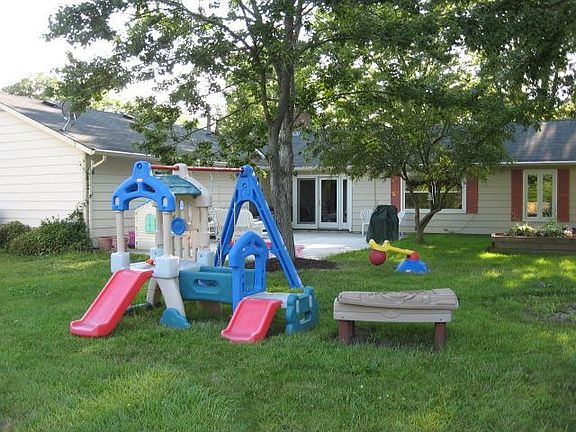4th image of 485 Cranston Dr