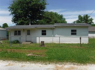 24534 Pine St, Dow, IL 62022