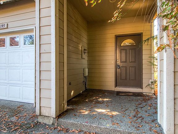 3rd image of 7195 SE Westcott Ln