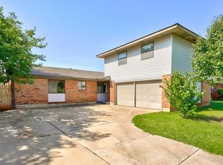5600 NW 67th St, Warr Acres, OK 73132