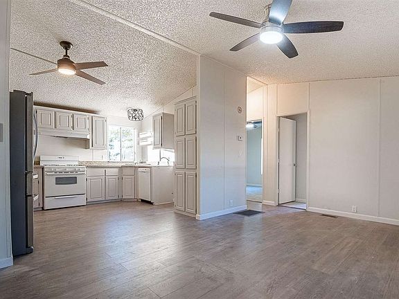 5th image of 13551 E 52nd St