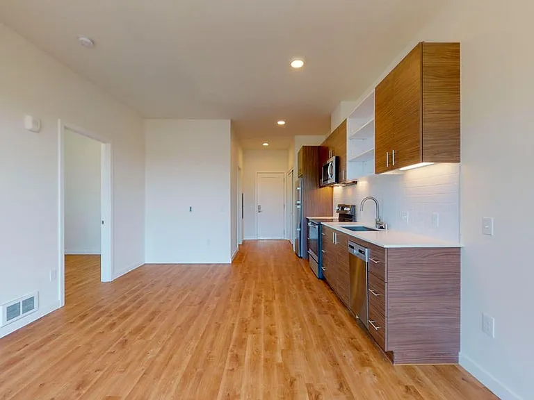 Maple Leaf Flats — Photo 26