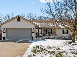 512 Bittersweet Ave, Metamora, IL 61548