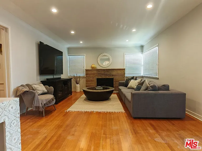 8950 Gibson St — Photo 11