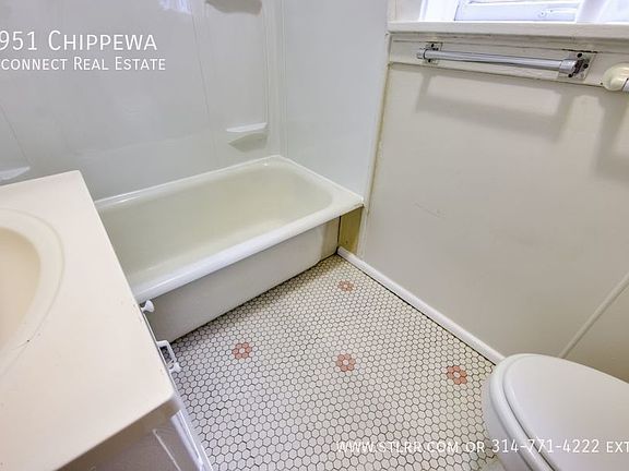 2nd image of 3951 Chippewa St