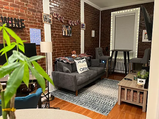 Rented by Voro New York | media 30