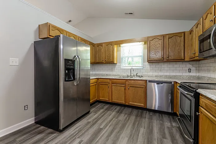 772 Charleston Dr — Photo 5