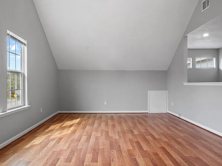 3131 Signal Hill Dr — Photo 24