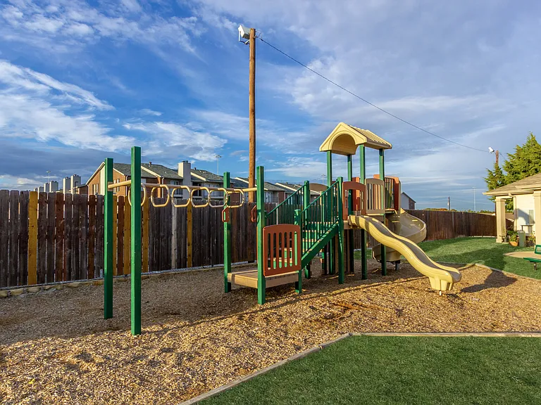 8004 W Virginia Dr — Photo 11