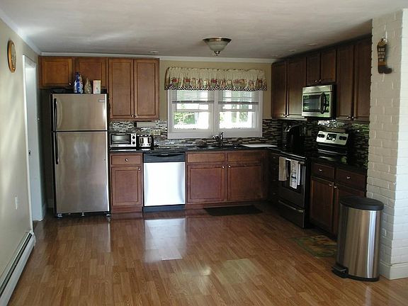 5th image of 62 Brookville Ave