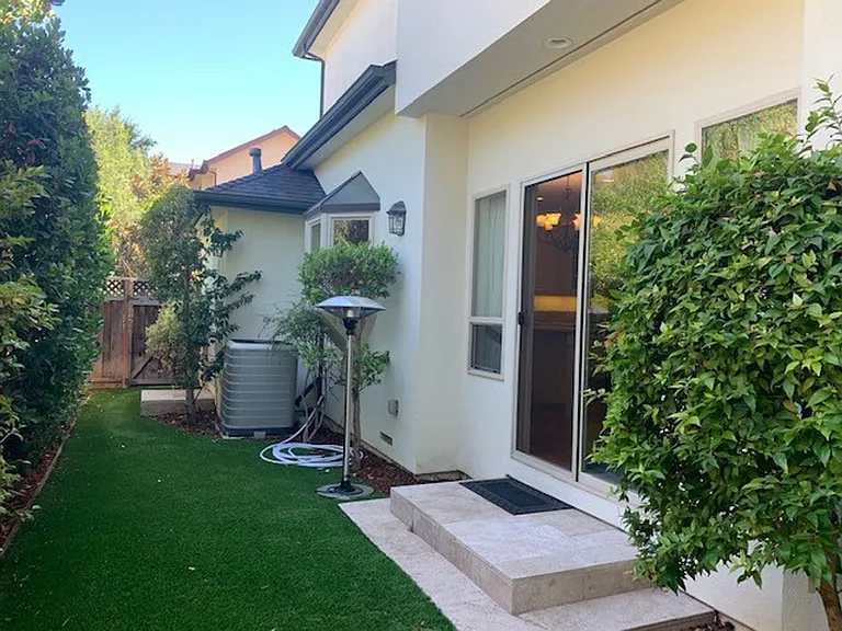 925 Roble Ave — Photo 29