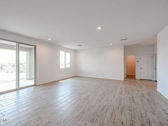 5th image of 48019 N 15TH Avenue