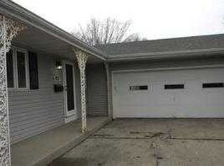 852 N McLean Blvd, Elgin, IL 60123