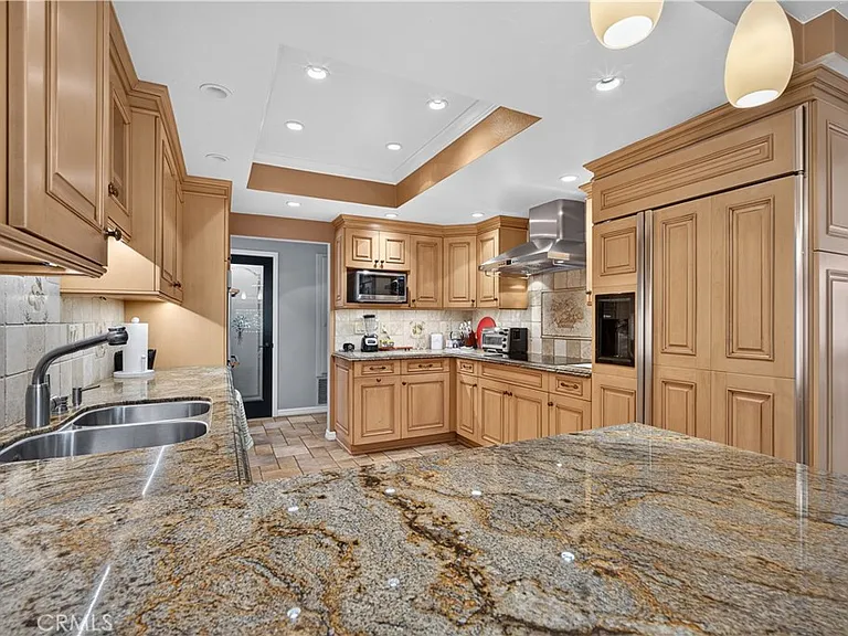 2711 Sweetbriar Dr — Photo 14