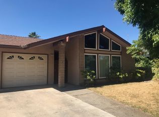 2023 W Simpson Ave, Fresno, CA 93705