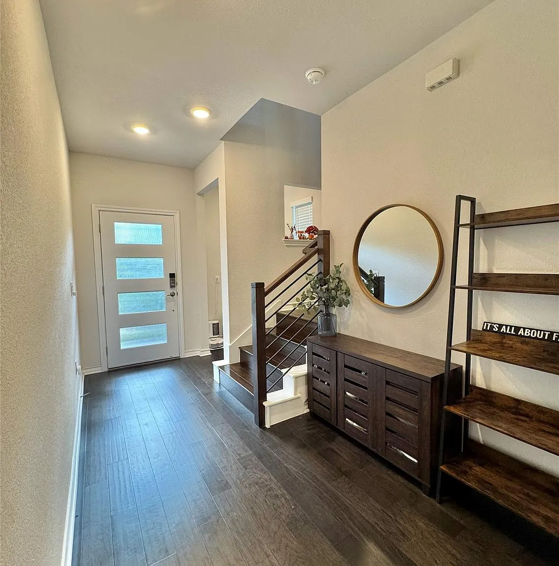 3 bed, 2.5 bath, 2143 sqft, $3,495 — Photo 3