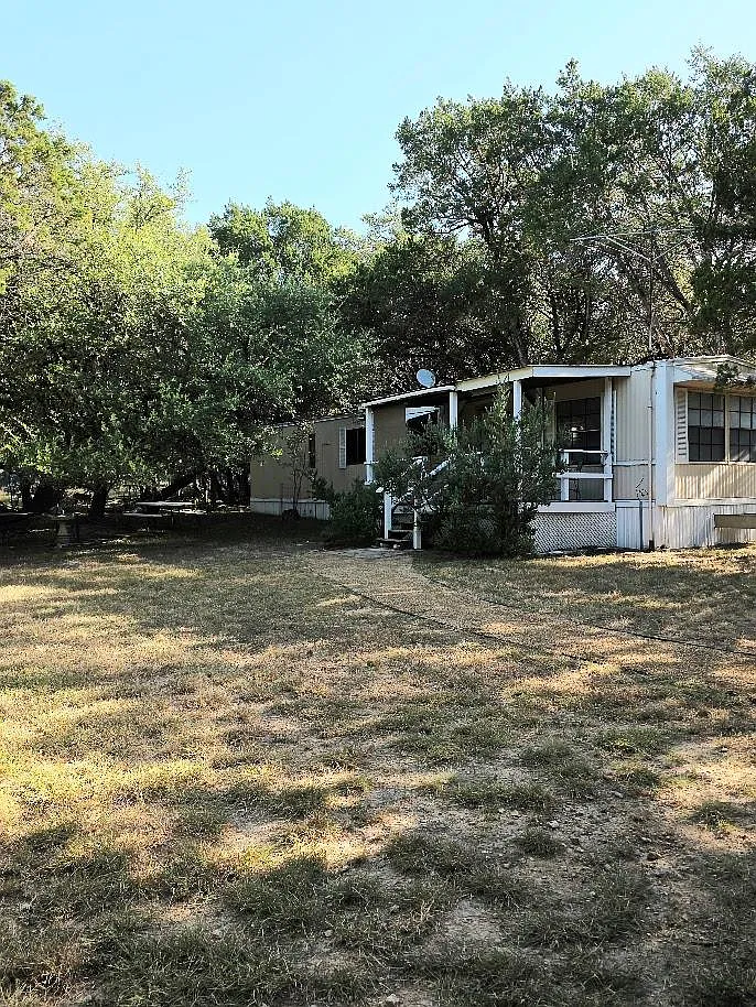 2 bed, 1.0 bath, 700 sqft, $1,275 — Photo 1