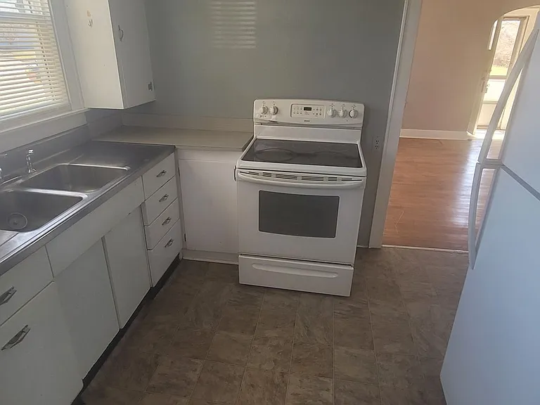 405 Mississippi Ave NW — Photo 3