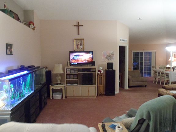 4th image of 549 Macon Dr