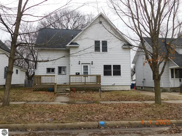 825 Wallace St, Cadillac, MI 49601