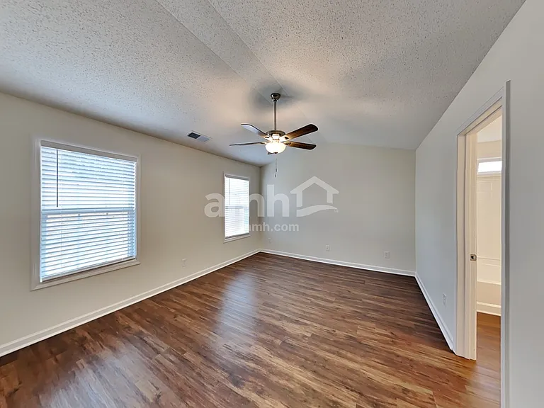 392 Rosemont Ct — Photo 9