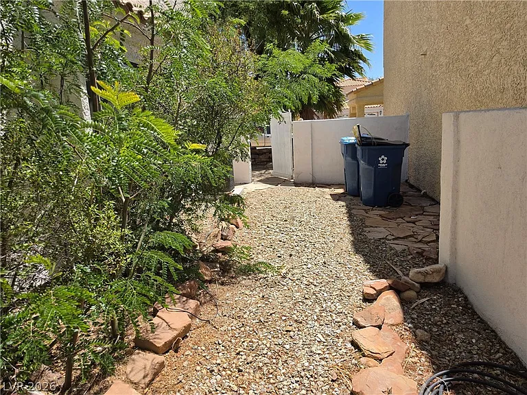 2809 Swallow Point Cir — Photo 29