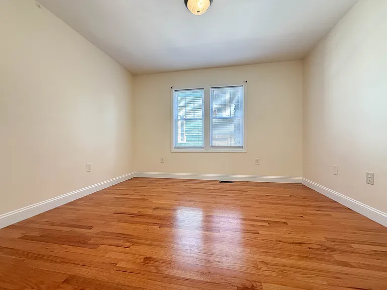 17 Tremlett St #1 — Photo 10