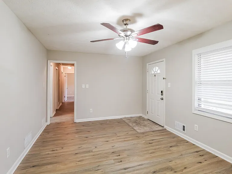 2794 Sardis Dr NE — Photo 3