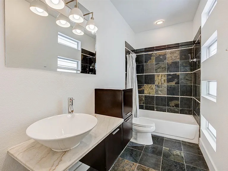 1515 Crockett St — Photo 21