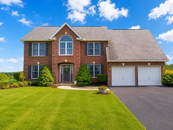 8 Sunshine Cir, Lewistown, PA 17044