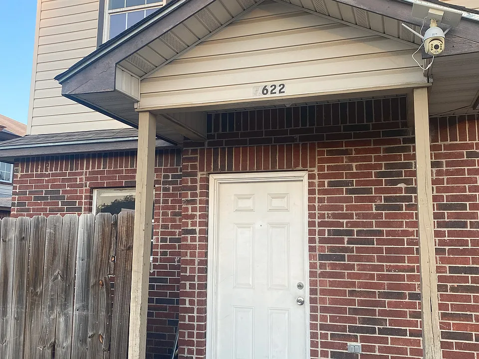 7622 Windsor Oaks