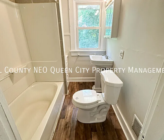 220 Cambridge Ave — Photo 5