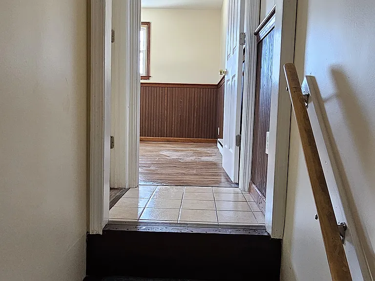 16 Sauquoit St #E — Photo 3