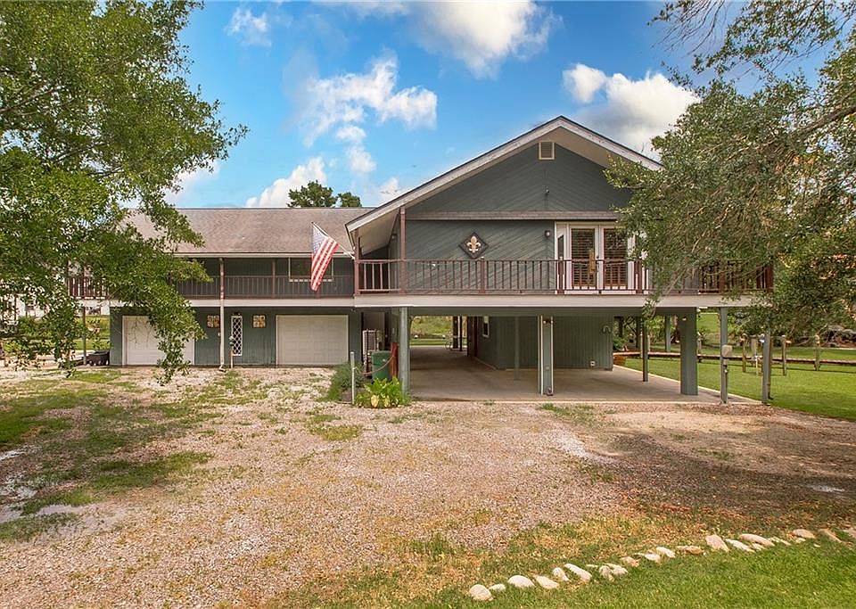1st image of 20372 Fairway Dr