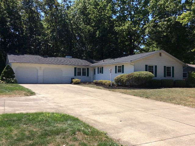 1st image of 1525 Center Lane Dr