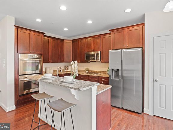 4th image of 2098 Hutchison Grove Ct