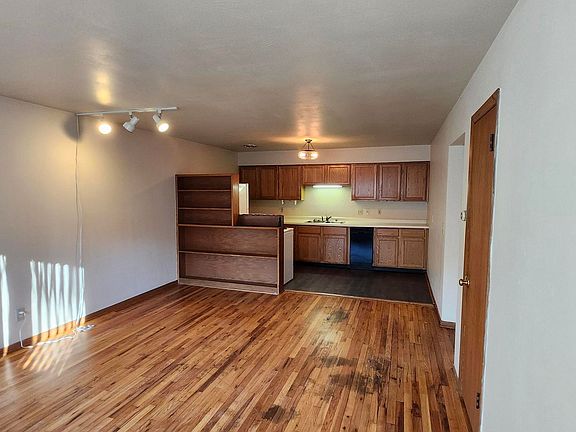 3rd image of 4810 Farwell St #4814-2