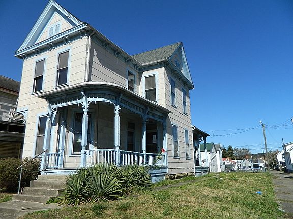 3rd image of 1539 3rd St