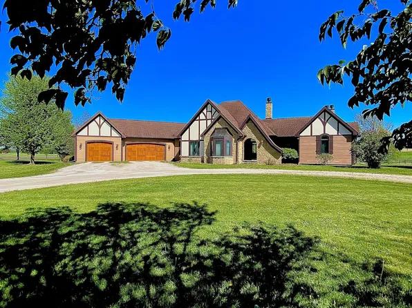 N7008 Lap ROAD, Mount Calvary, WI 53057