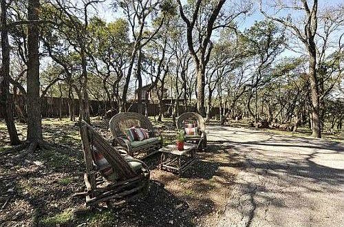 4th image of 440 Spiller Ln