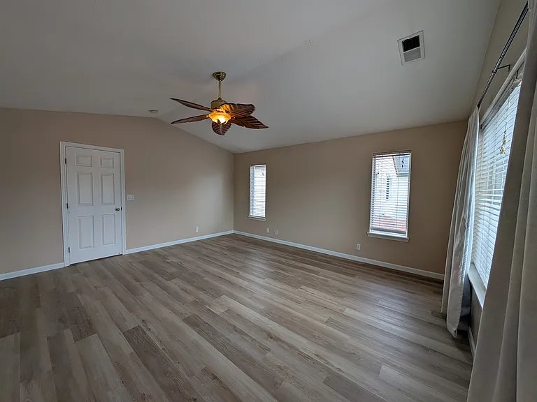 18545 SW Ping Ct — Photo 10