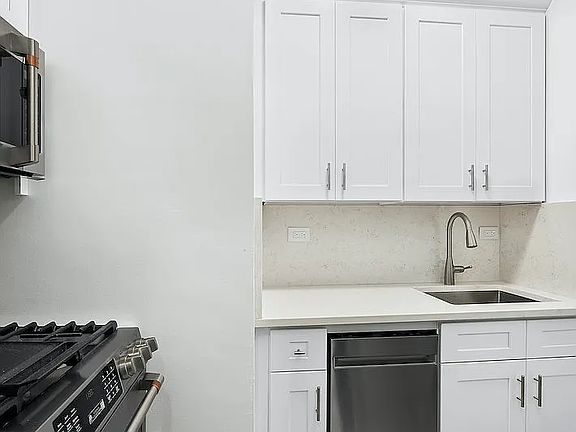 5th image of 165 W 66th St APT 12M