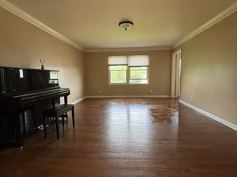 36 Nicholas Ave — Photo 11