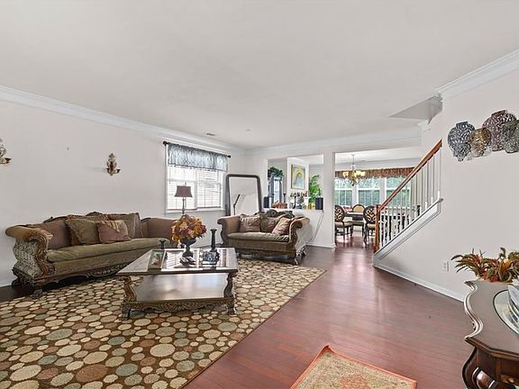 5th image of 2033 Rolling Rock Ct